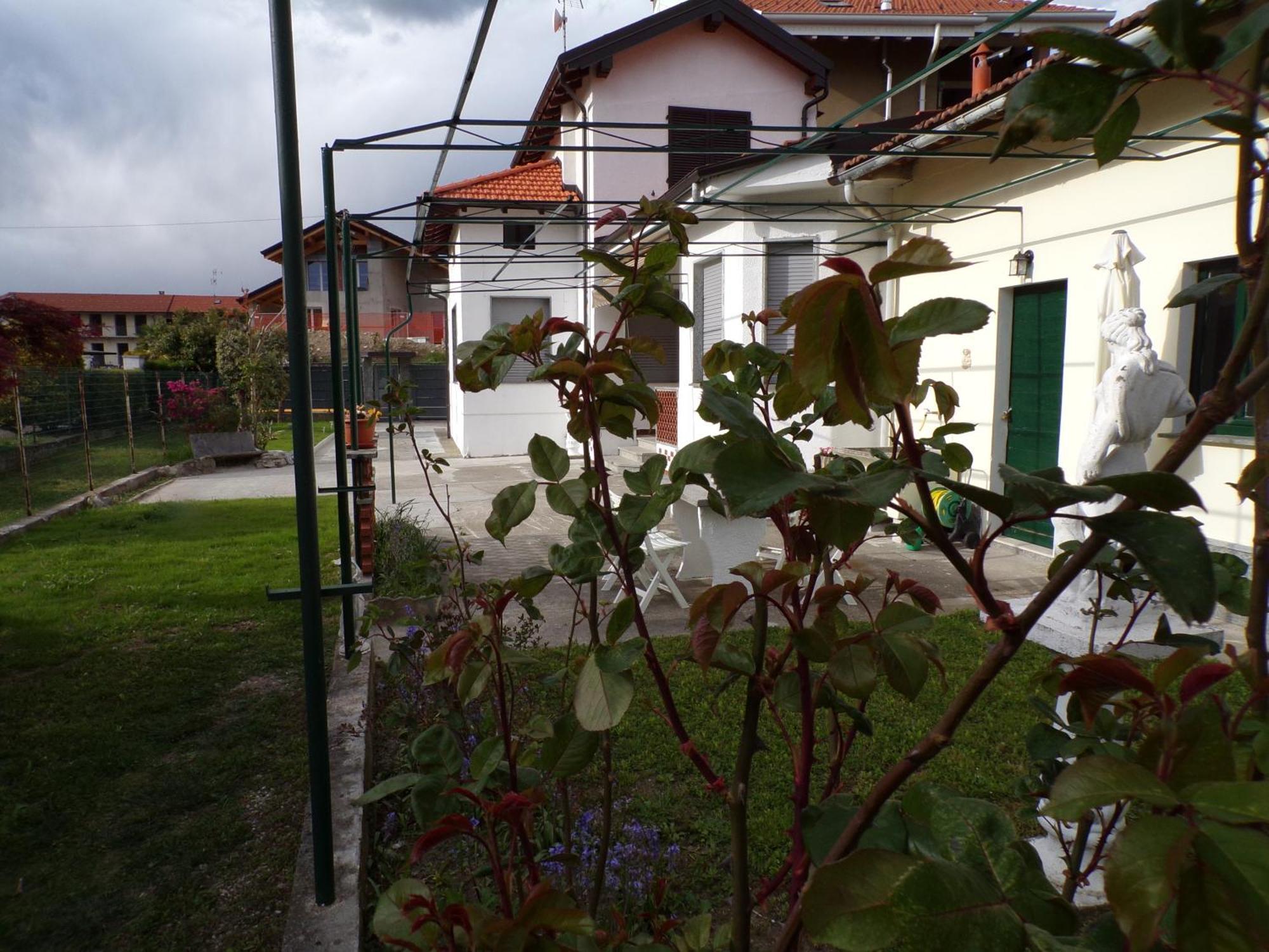 Casa Vacanze Terra Di Mezzo Invorio Inferiore Exterior photo