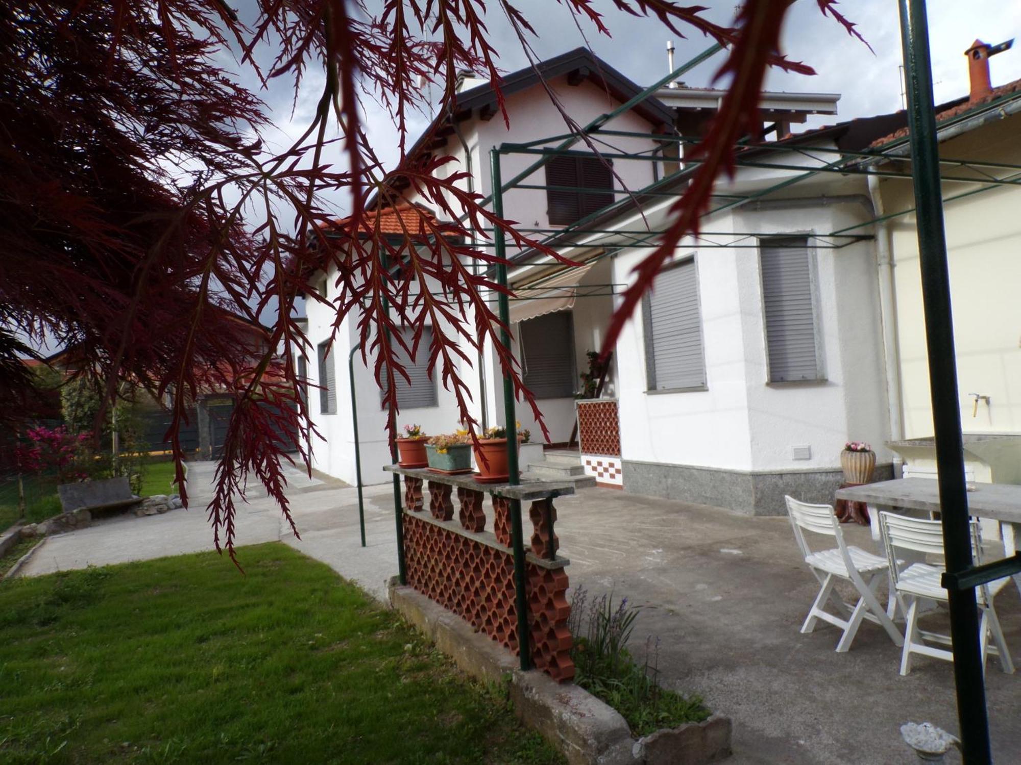 Casa Vacanze Terra Di Mezzo Invorio Inferiore Exterior photo